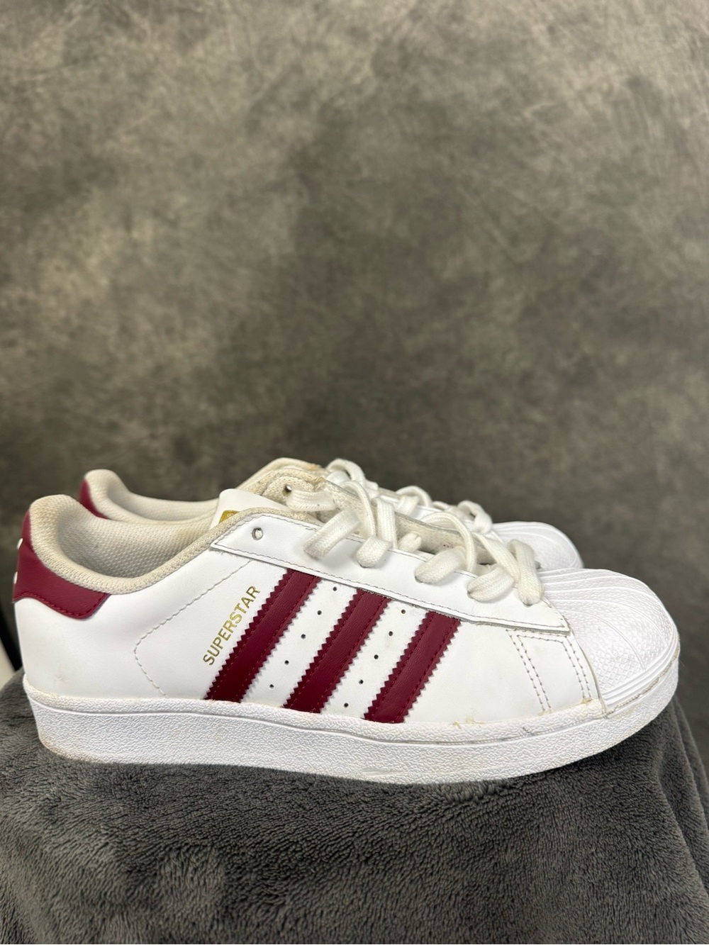 Adidas Superstar White Burgundy Gold Shell-Toe Sneakers Size 6 - Picture 4 of 9
